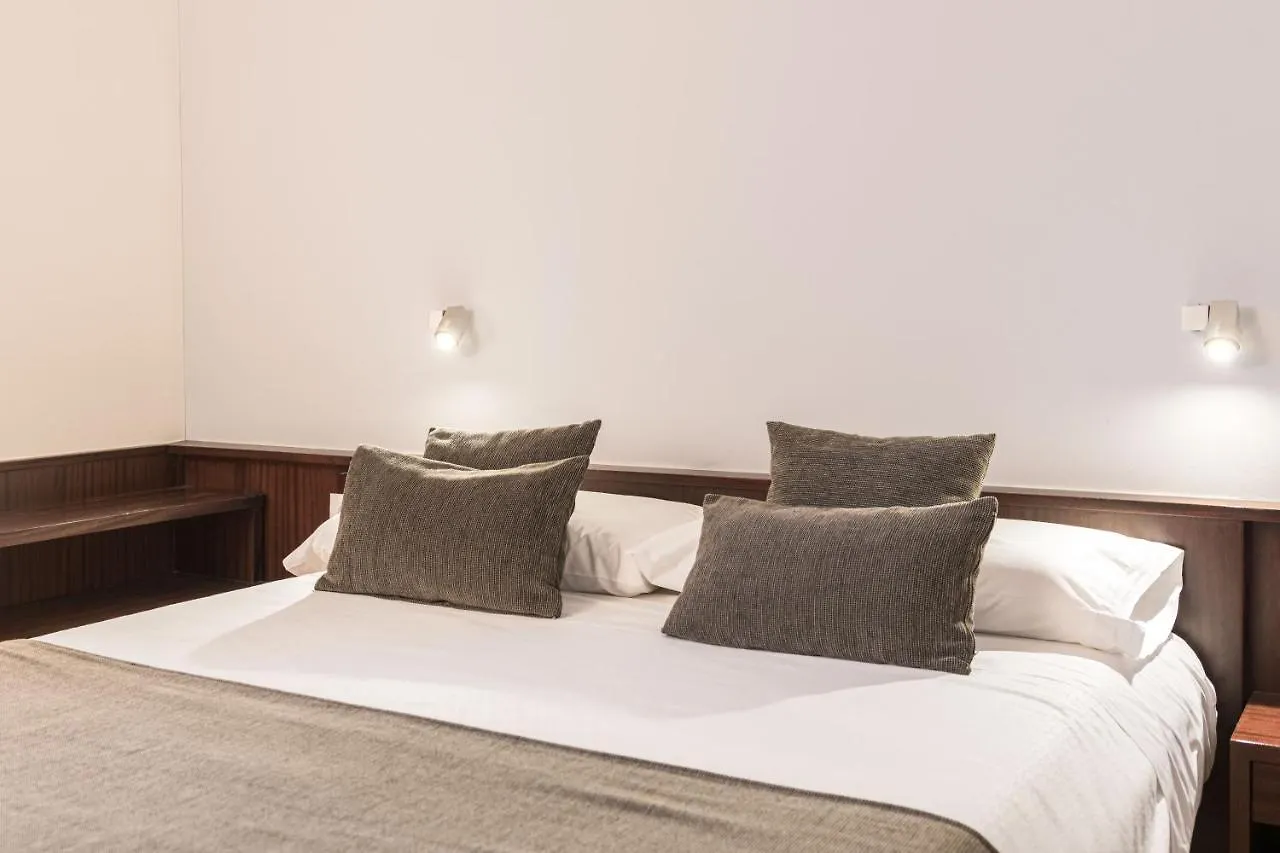 ****  Hotel Emporda Figueras España
