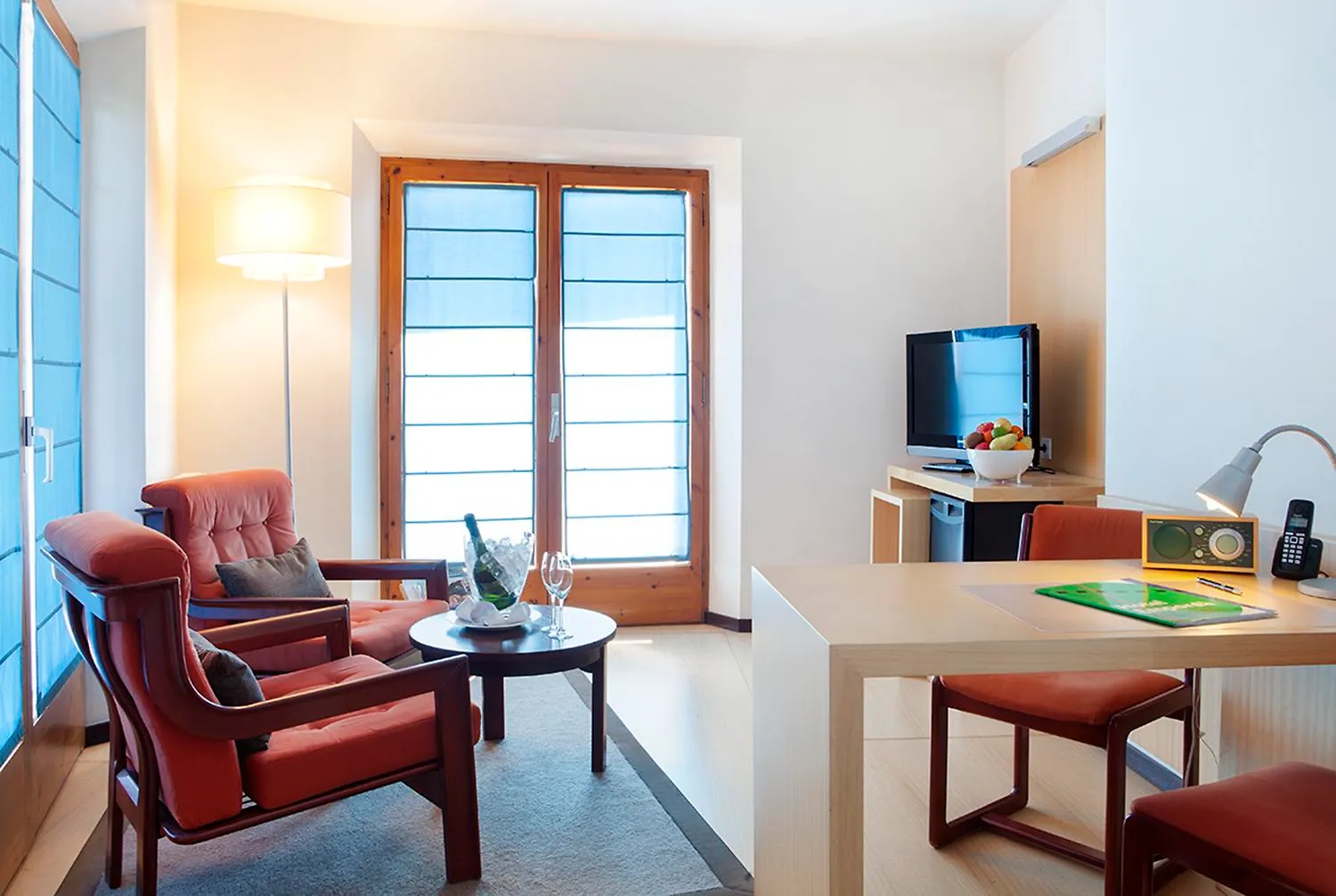 Hotel Emporda Figueras 4*,